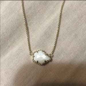 Kendra Scott necklace